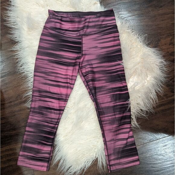 Nike ✔️ Capri's Pink and black patterned size S - Picture 2 of 5